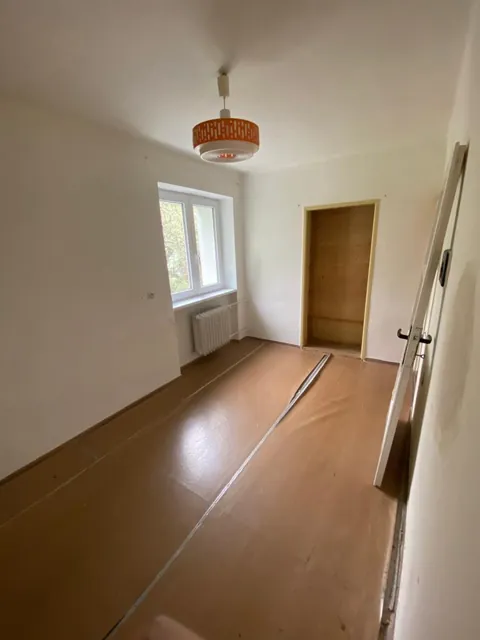Zadní pokoj před rekonstrukcí – Hlavní
