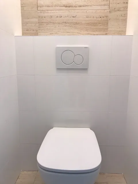 Samostatné WC po rekonstrukci – Klírova